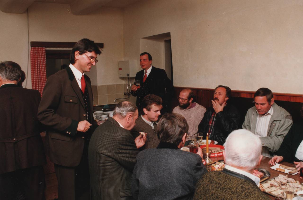 Engelbert Steinacher, Ernst Oberortner, Fest, Franz Fister, Franz Jakl jun., Gesellschaft, Kärntner Anzug, Mann, Tiffen, Unterhaltung
