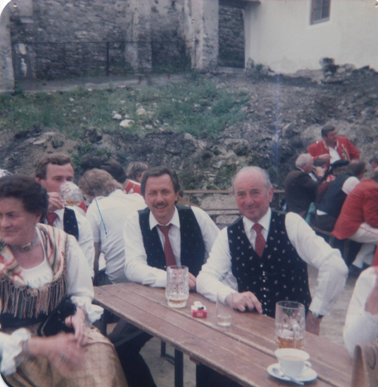 Bier, Biertisch, Ernst Oberortner, Feier, Fest, Kärntner Anzug, Männergesangsverein, Tiffen, Tracht