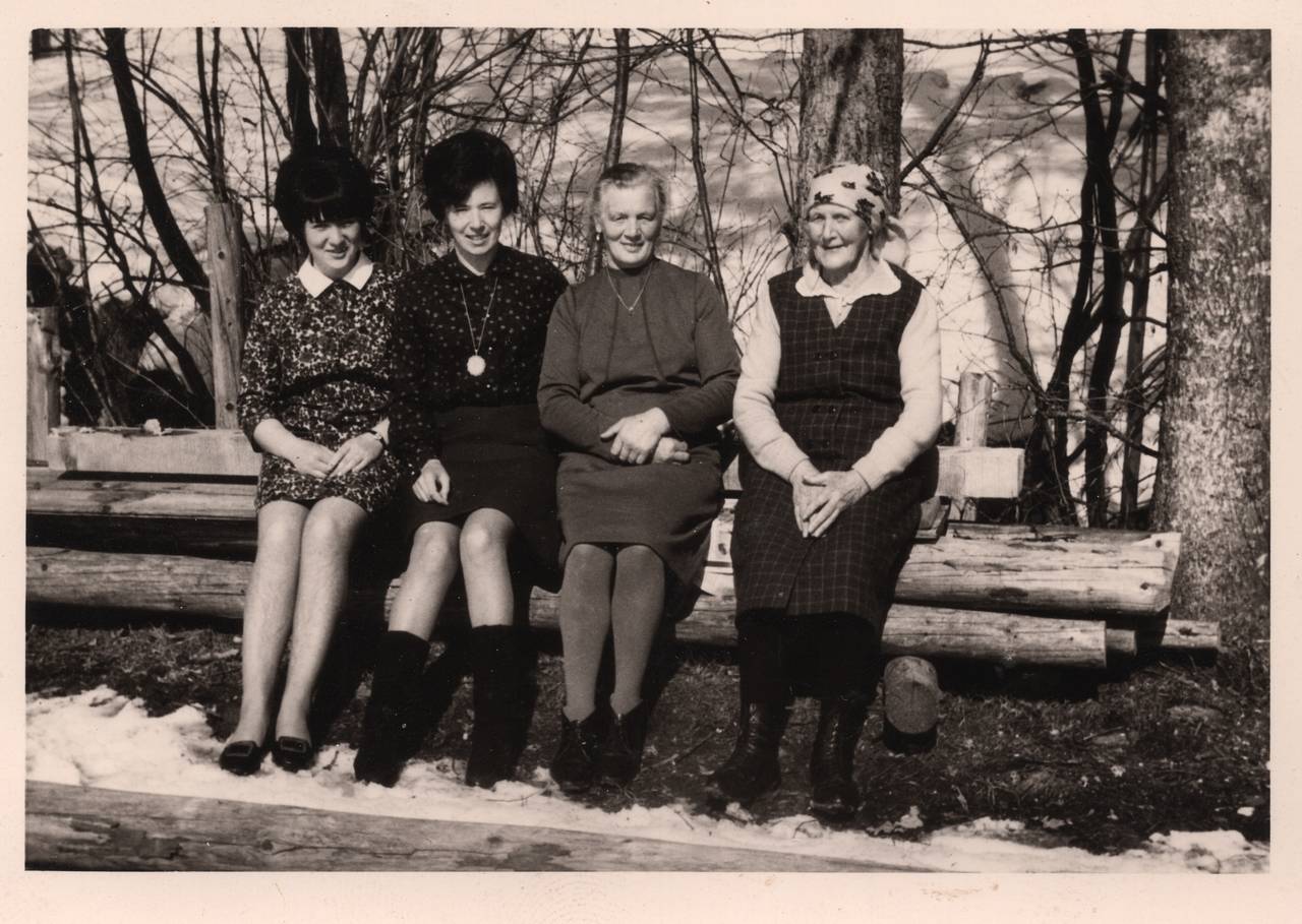 Frauen, Kleider, Margit März, Mutter, Oma, Uroma