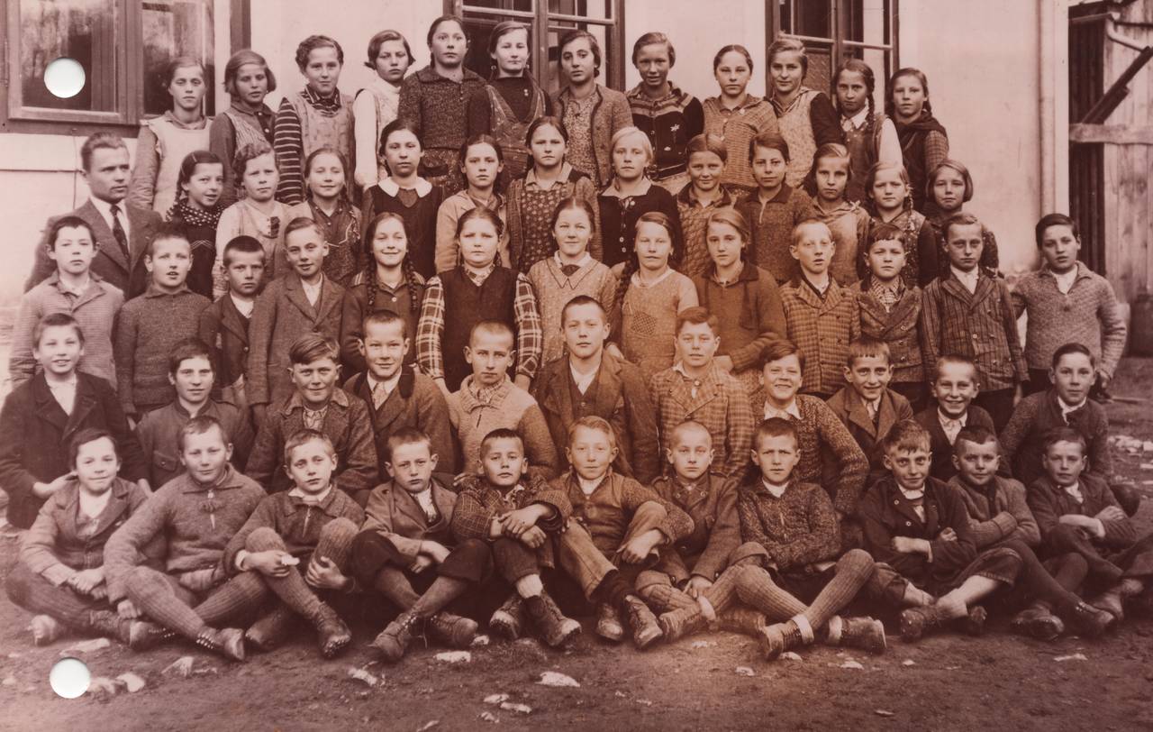 1935, 1936, 3. Schulstufe, 4. Schulstufe, Buben, Kinder, Klassenfoto, Lehrer, Mädchen, Schule, Schüler, Tiffen