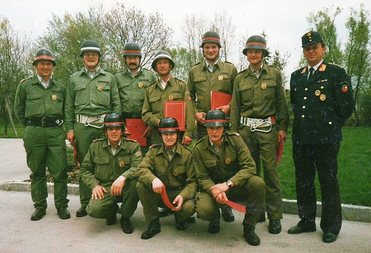 Auszeichnung, Feuerwehr, Feuerwehr Tiffen, Feuerwehrmann, Freiwillige Feuerwehr Tiffen, Helm, Landesfeuerwehrverband, Tiffen, Uniform